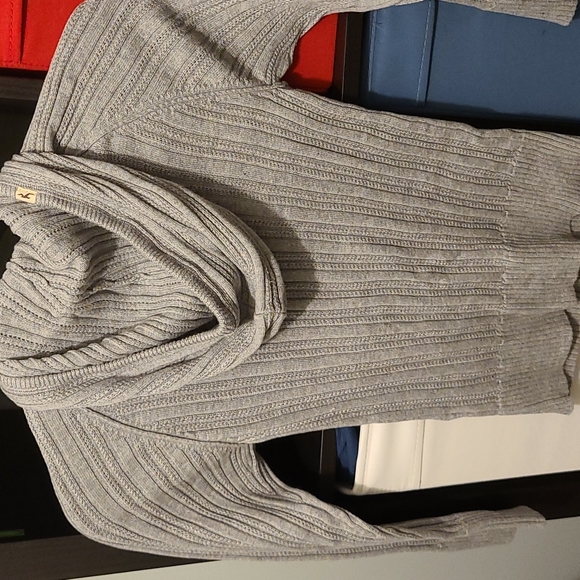Hollister gray colour cardigan/jacket, Size L (runs small) - Picture 5 of 6